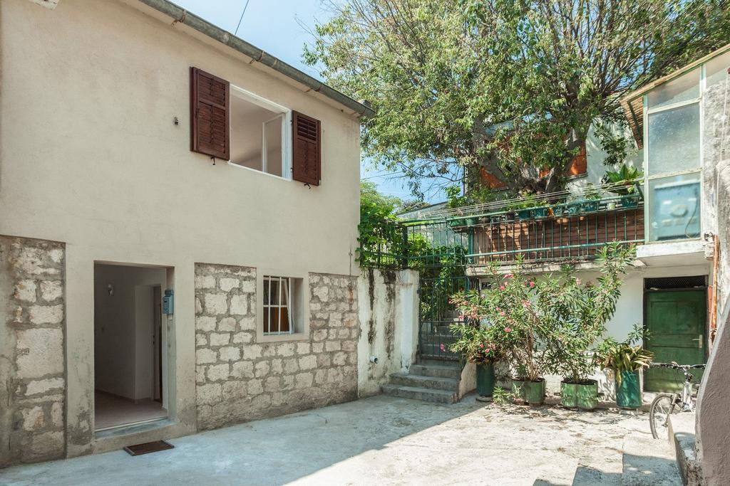 Ferienwohnung Charming Old Stone House Split Exterior foto